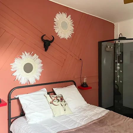 Appartement Logement A Theme Le Western Tout Confort Terrasse Entre Caen Et Bayeux Proche Plages Du Debarquement Martragny