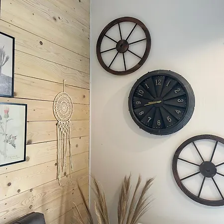 Logement A Theme Le Western Tout Confort Terrasse Entre Caen Et Bayeux Proche Plages Du Debarquement Appartement