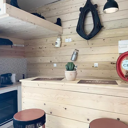 Appartement Logement A Theme Le Western Tout Confort Terrasse Entre Caen Et Bayeux Proche Plages Du Debarquement Martragny