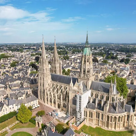 Logement A Theme Le Western Tout Confort Terrasse Entre Caen Et Bayeux Proche Plages Du Debarquement Appartement
